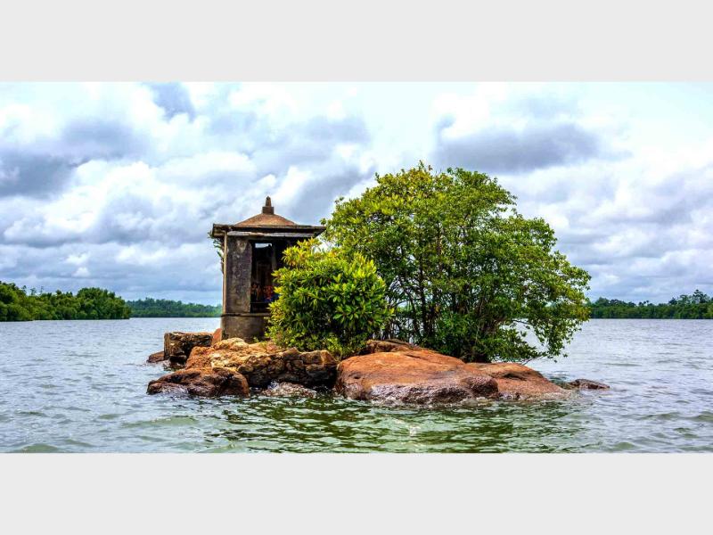 මාදු ගඟේ දූපත් 64